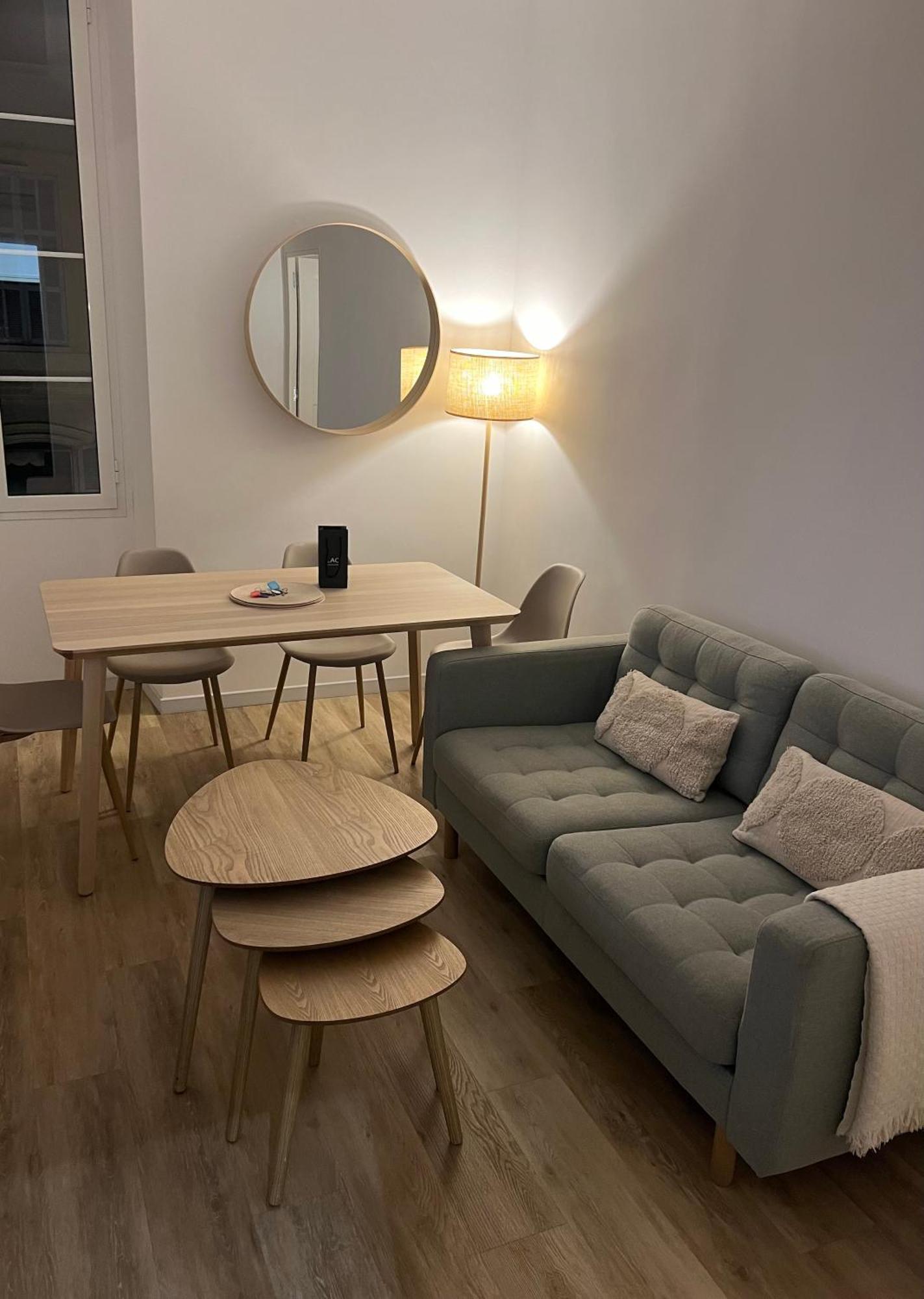 3 Pieces A Apartment